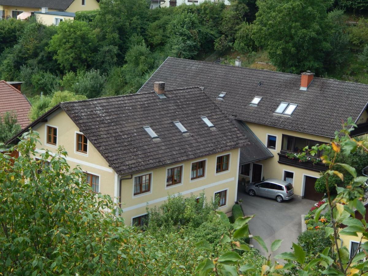 Ferienwohnung Haus Lindenhofer Emmersdorf an der Donau Exterior foto